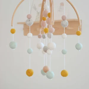 Mobile Montessori Jaune moutarde & blanc