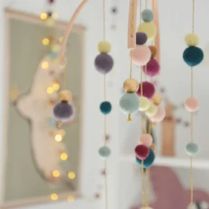 Mobile Montessori coloré