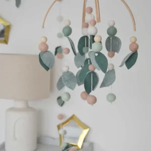 Mobile Montessori feuillage Vert & rose